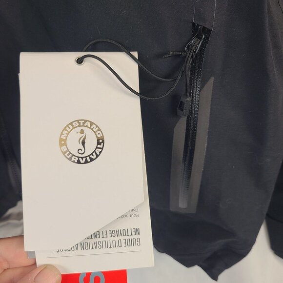 NWT Mustang Survival Guide Jacket Black Waterproof Hooded Sz M - Picture 2 of 11